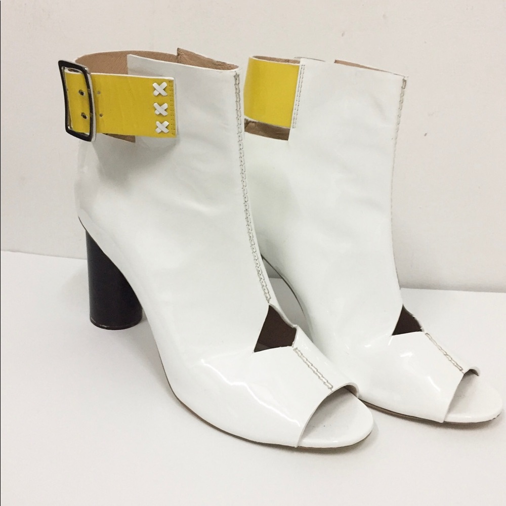 new Oceedee designer white booties
